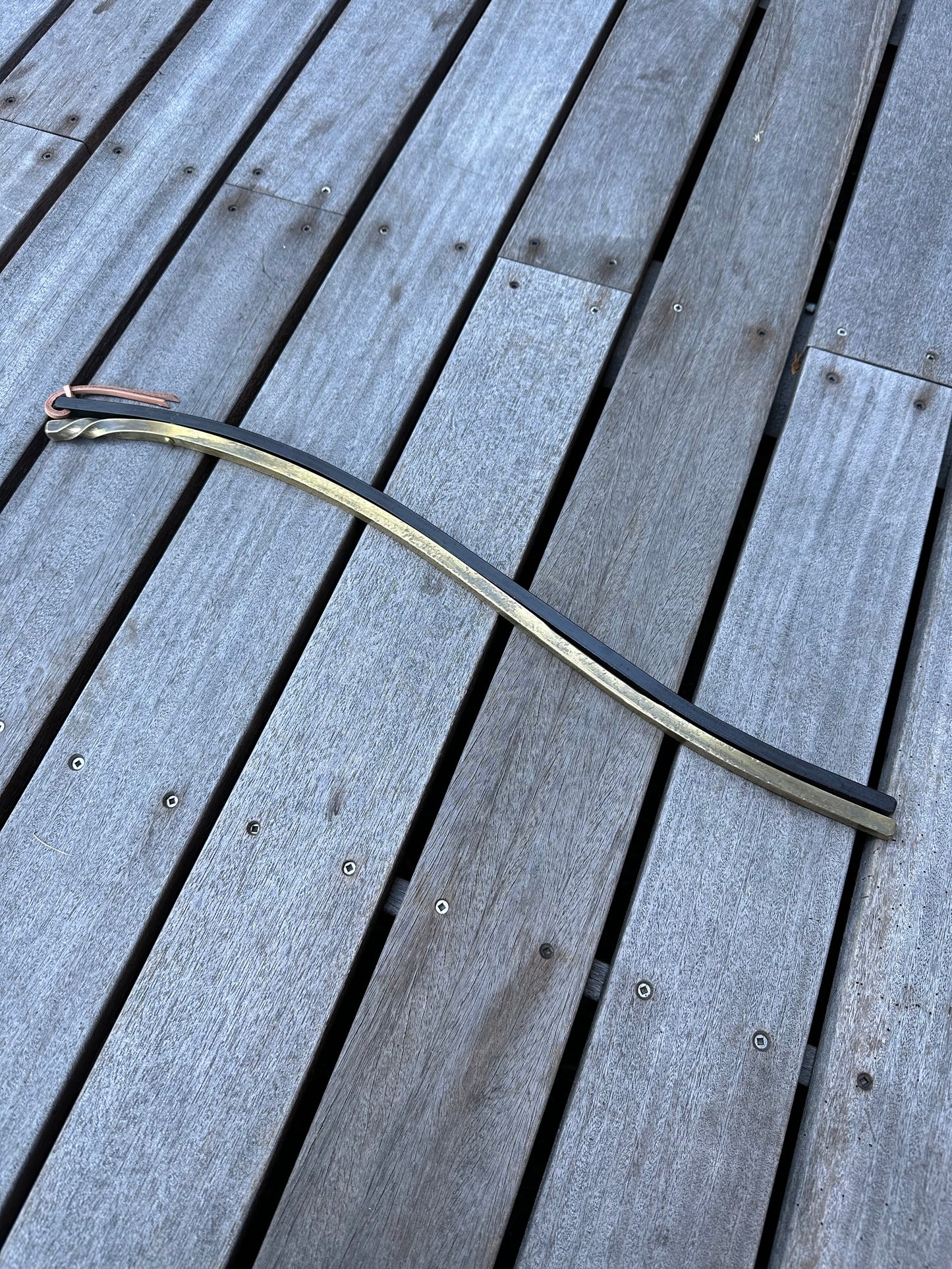 llama log stick【Brass Edition】薪を置くための、美しい道具。