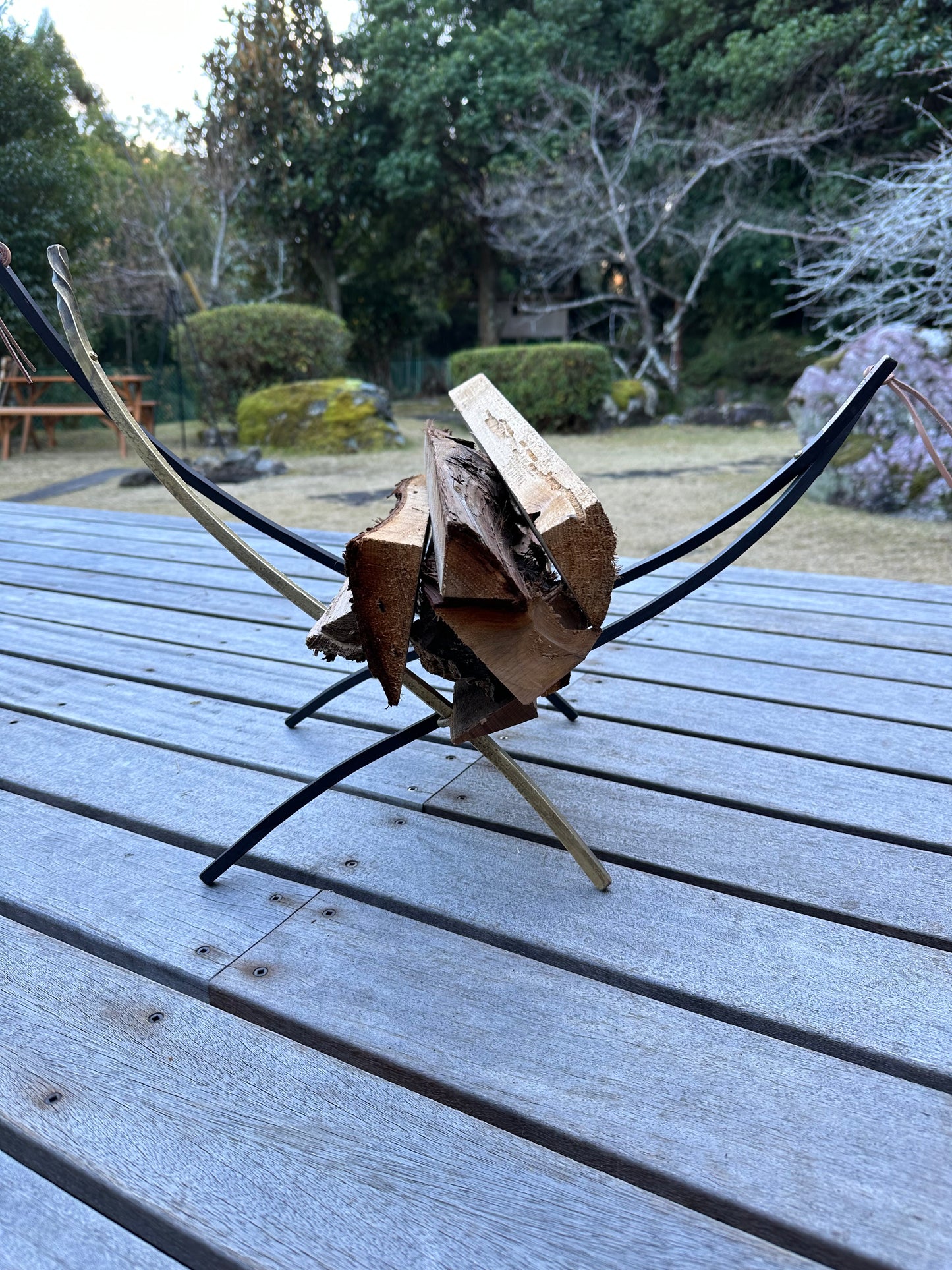 llama log stick【Brass Edition】薪を置くための、美しい道具。