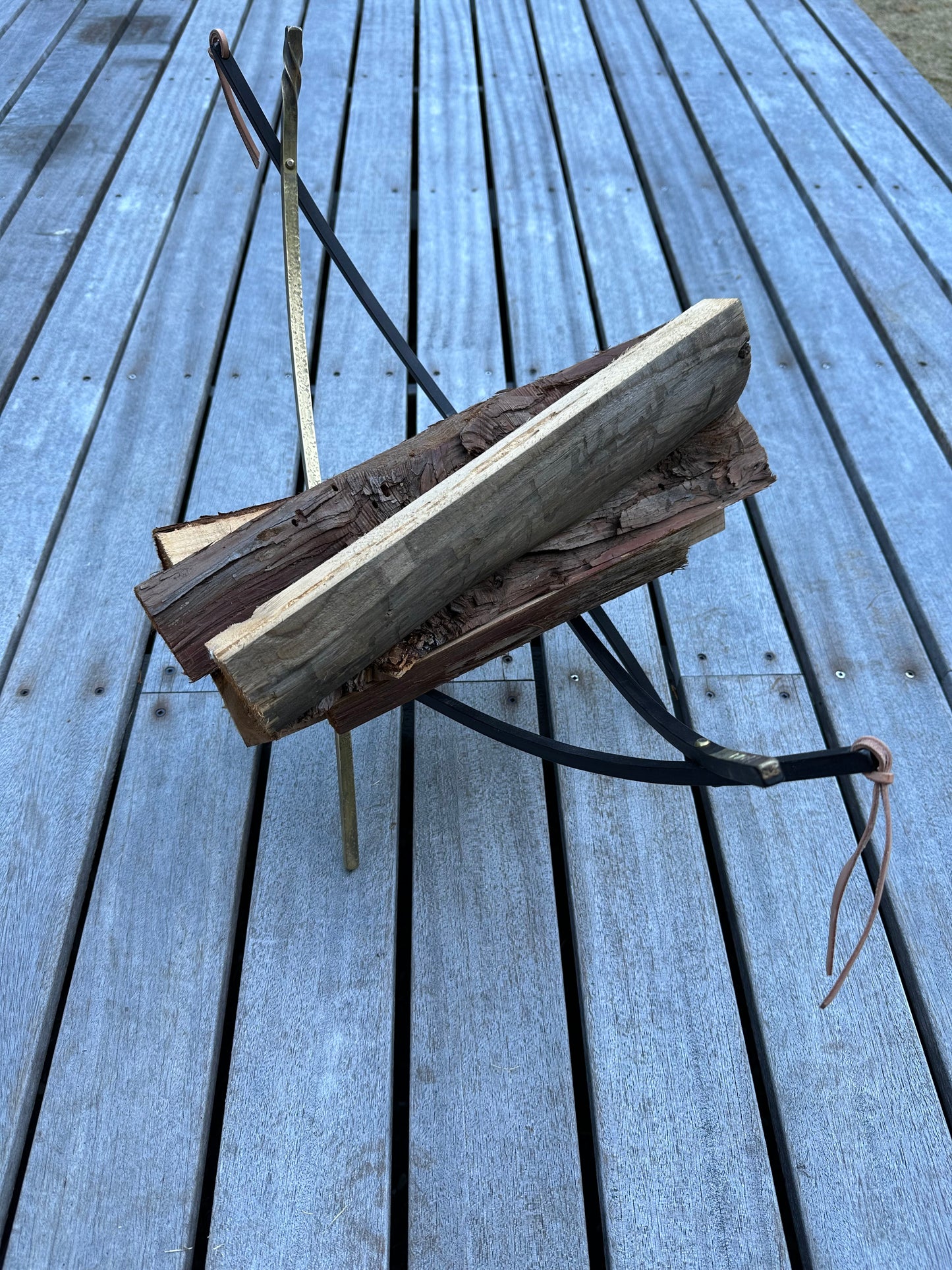 llama log stick【Brass Edition】薪を置くための、美しい道具。