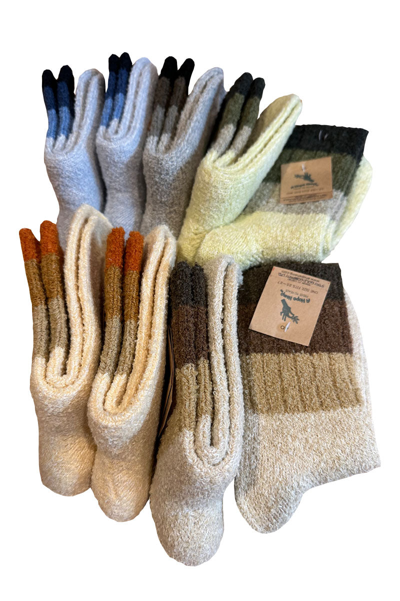 "Socks made with a hand-cranked knitting machine." 手廻し編み機靴下 MENS HSX-287