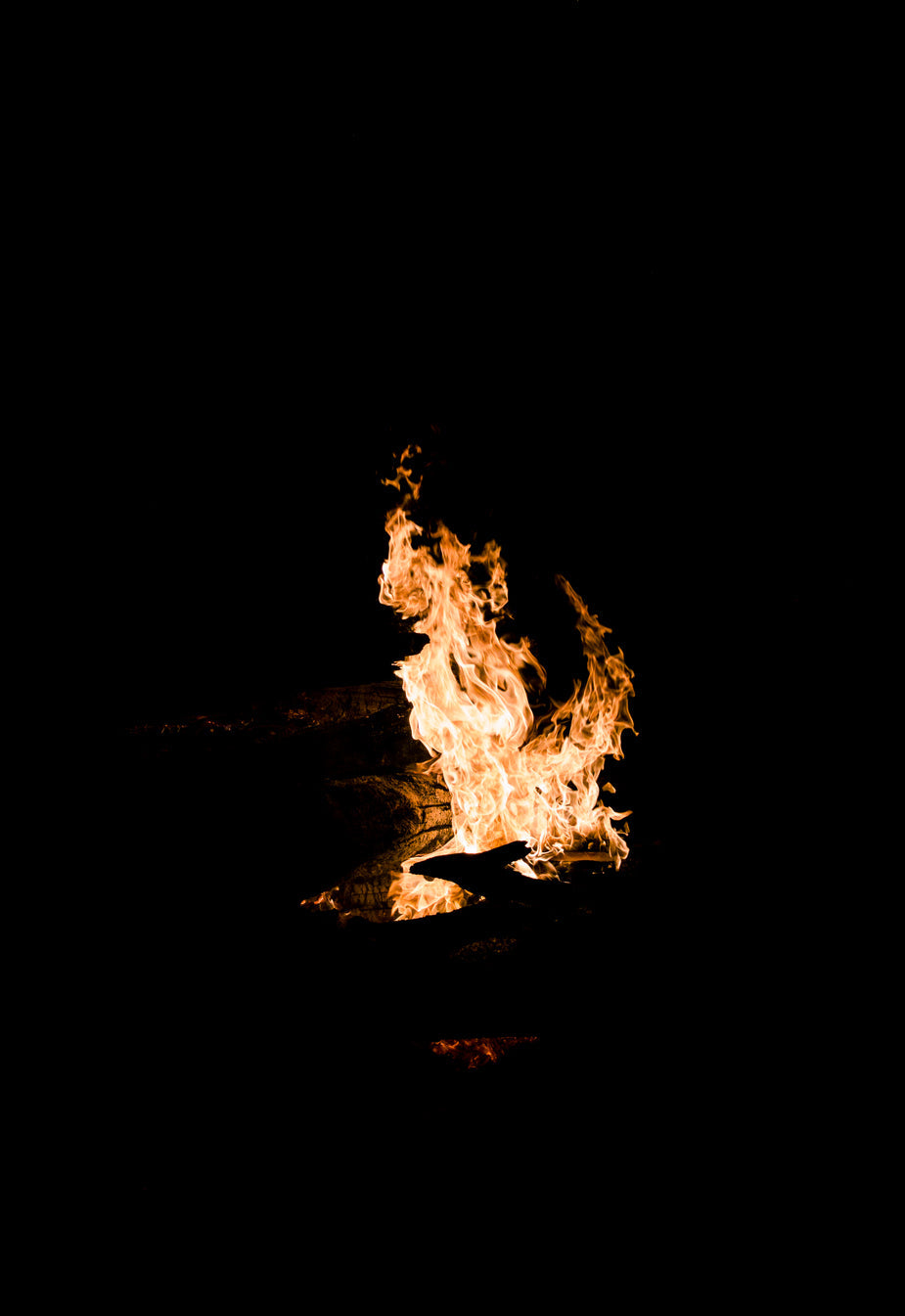 焚き火のあとに残るもの。──CONNECTの夜、火を囲む時間について